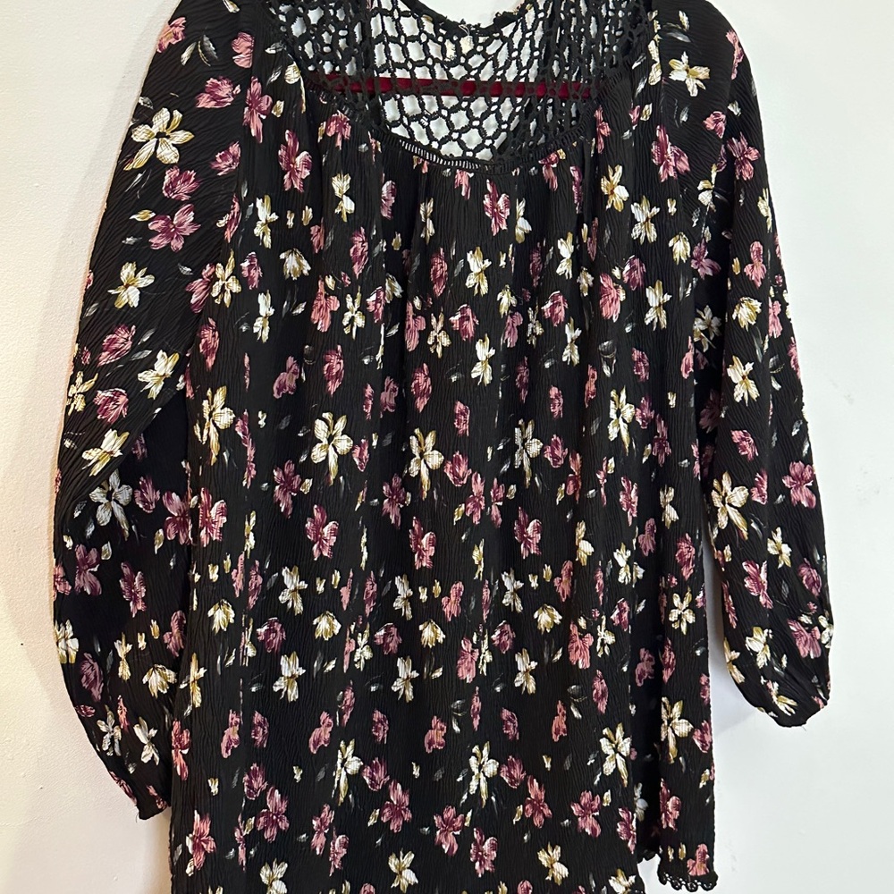 POL Black and Pink Floral Blouse